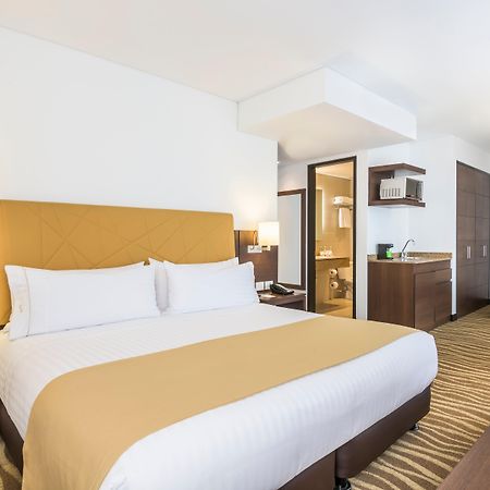 Holiday Inn Express & Suites Bogota Zona Financiera By Ihg Exterior photo