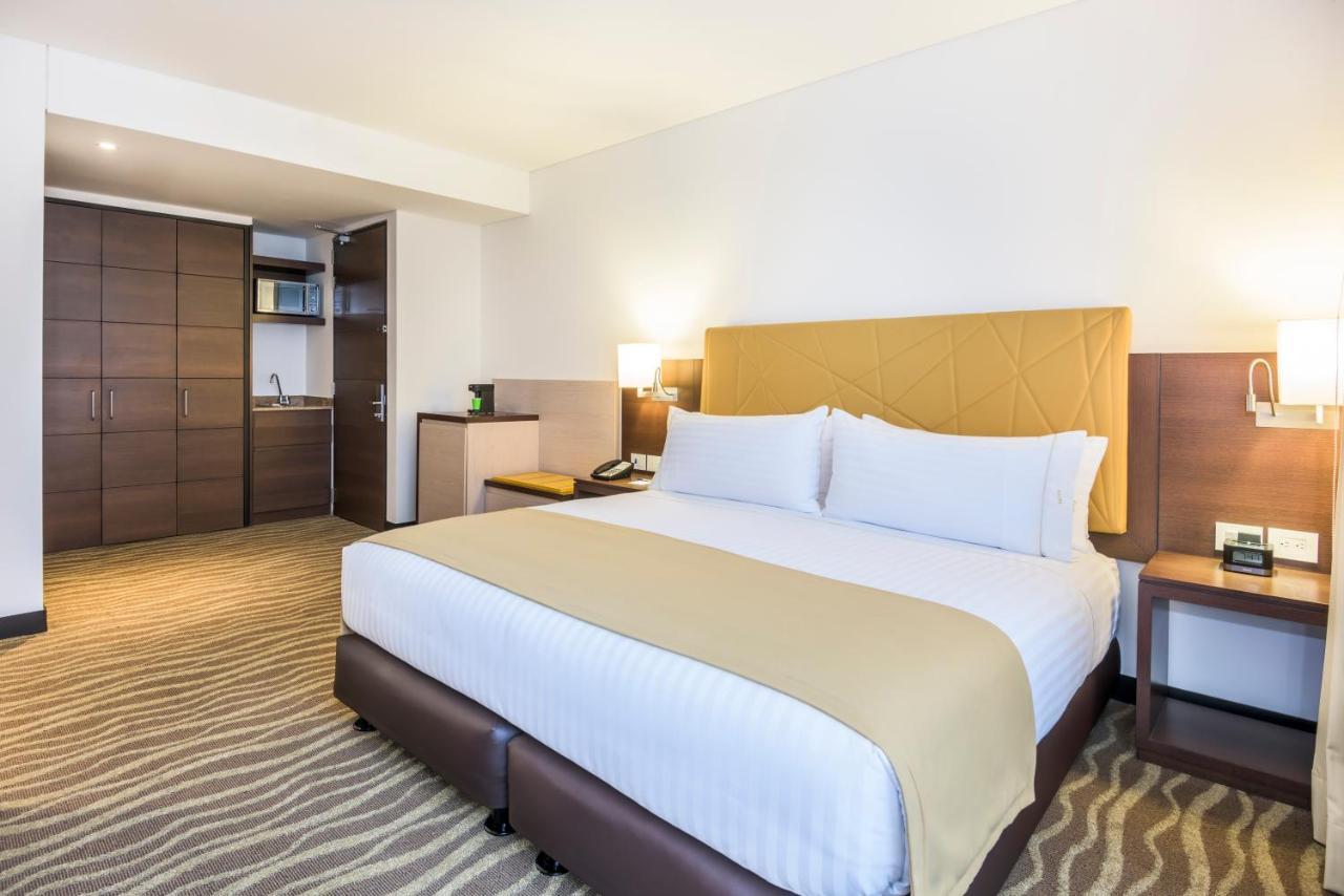 Holiday Inn Express & Suites Bogota Zona Financiera By Ihg Exterior photo