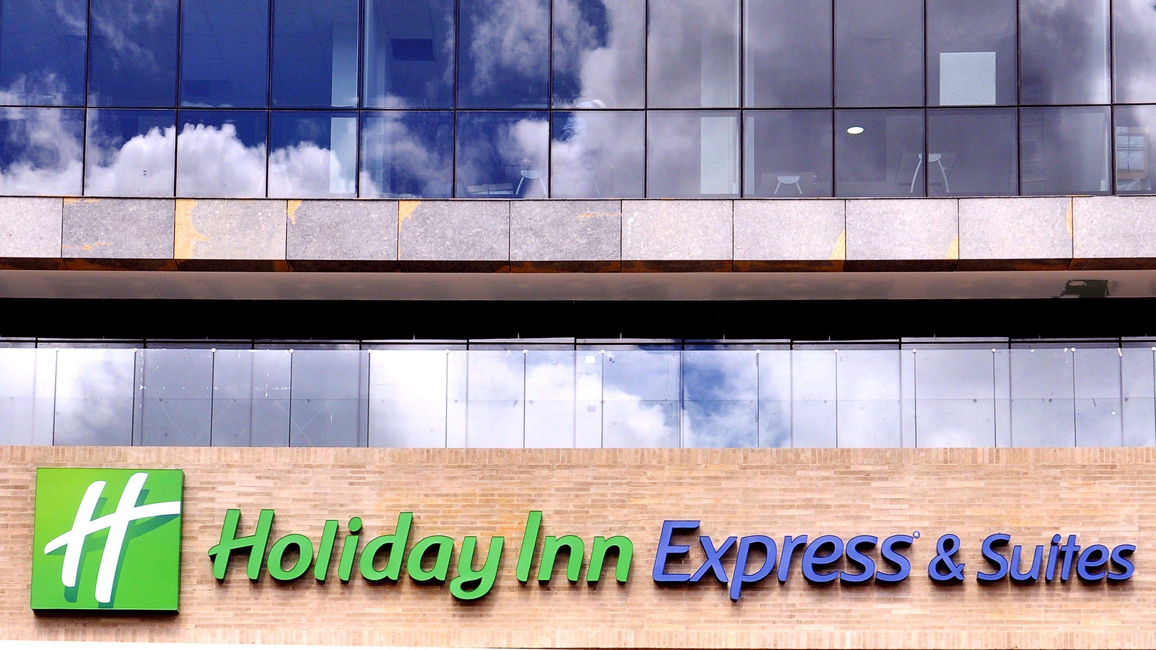 Holiday Inn Express & Suites Bogota Zona Financiera, An Ihg Hotel Exterior photo