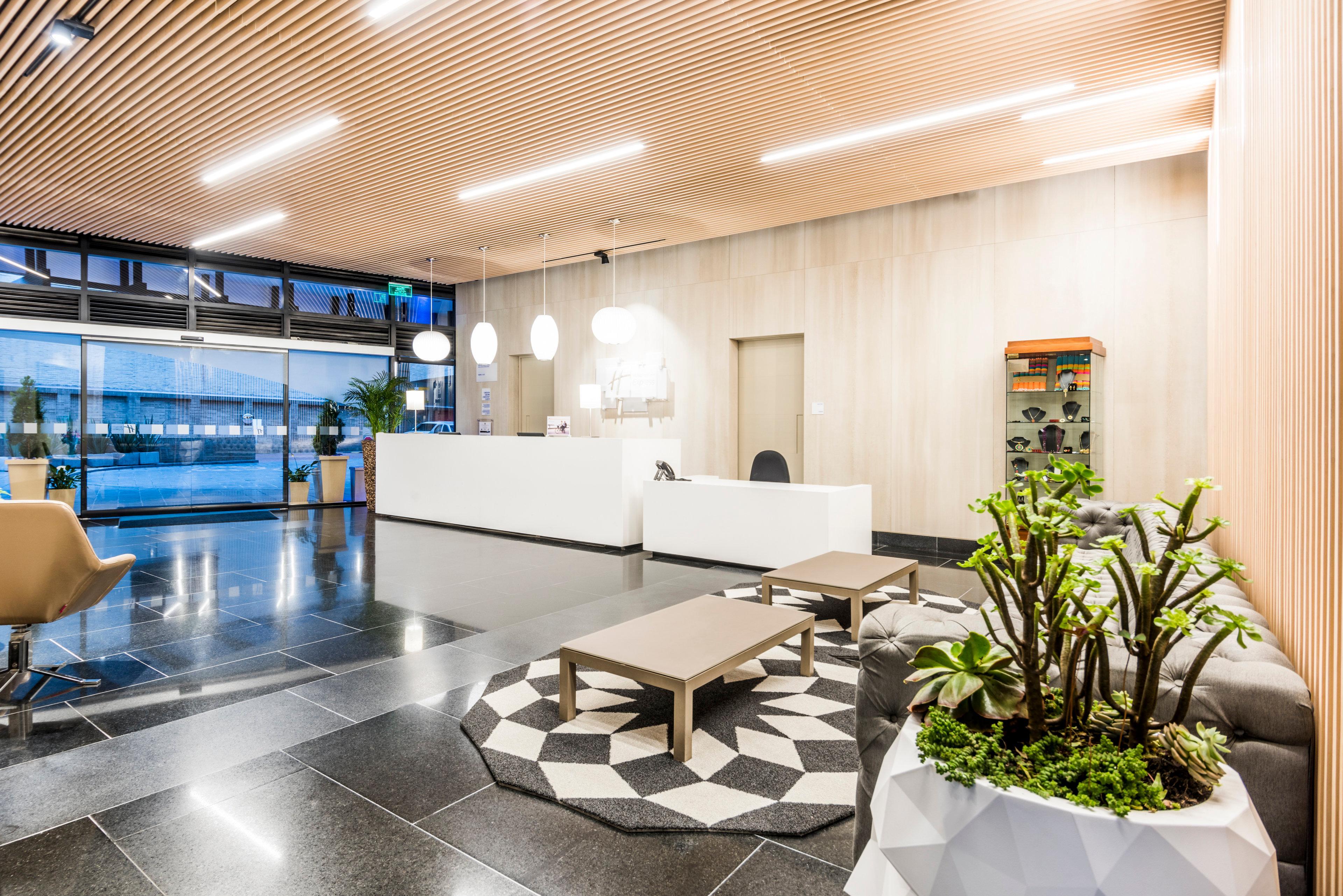 Holiday Inn Express & Suites Bogota Zona Financiera By Ihg Exterior photo