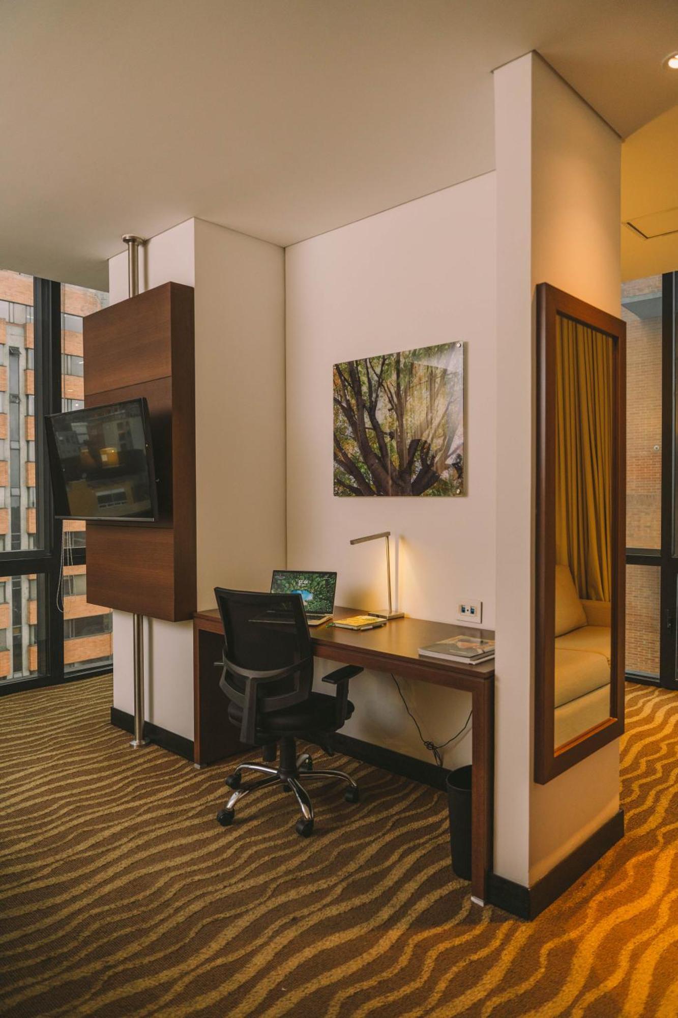 Holiday Inn Express & Suites Bogota Zona Financiera By Ihg Exterior photo